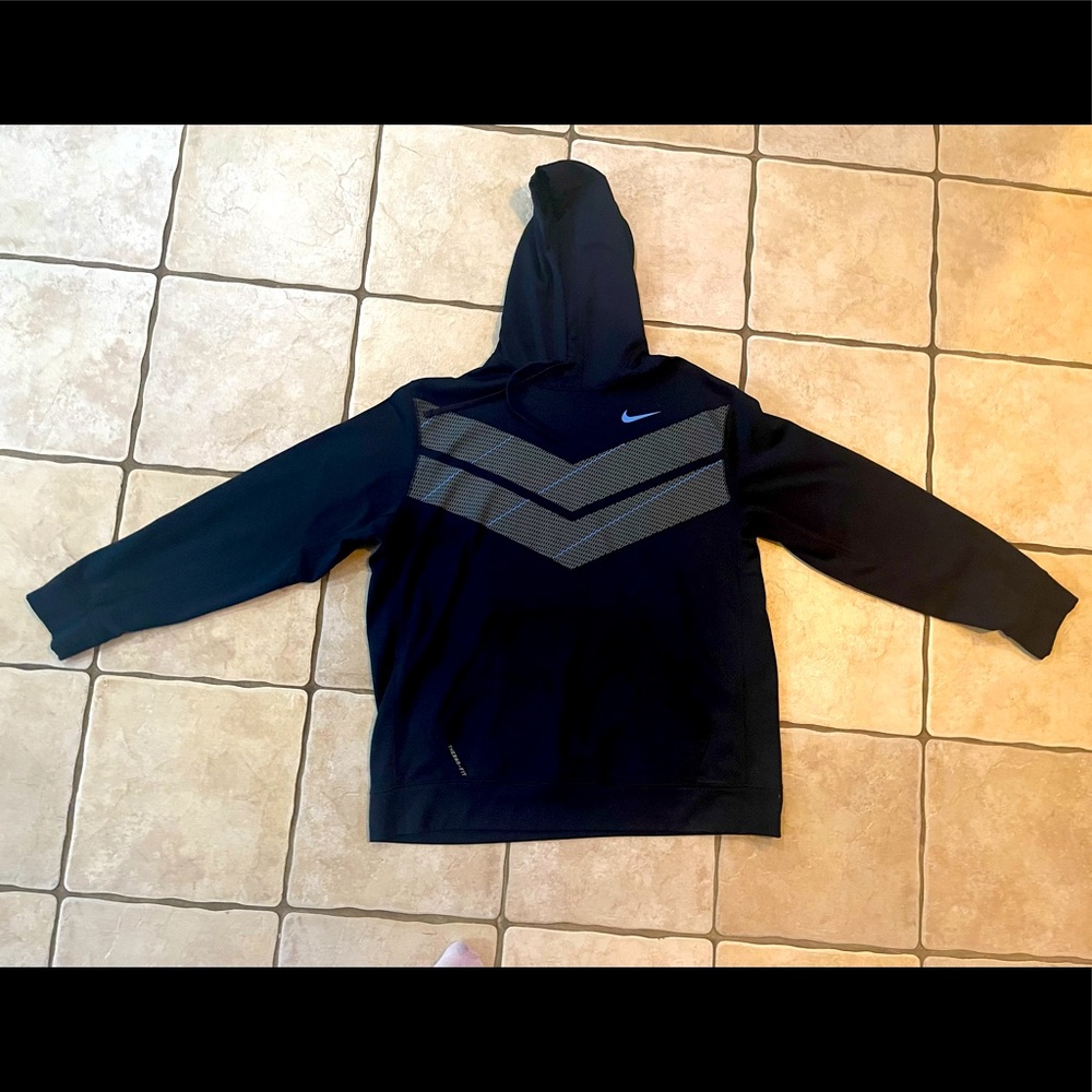Nike mens XL therma fit navy blue hoodie sweatshirt with cool design!